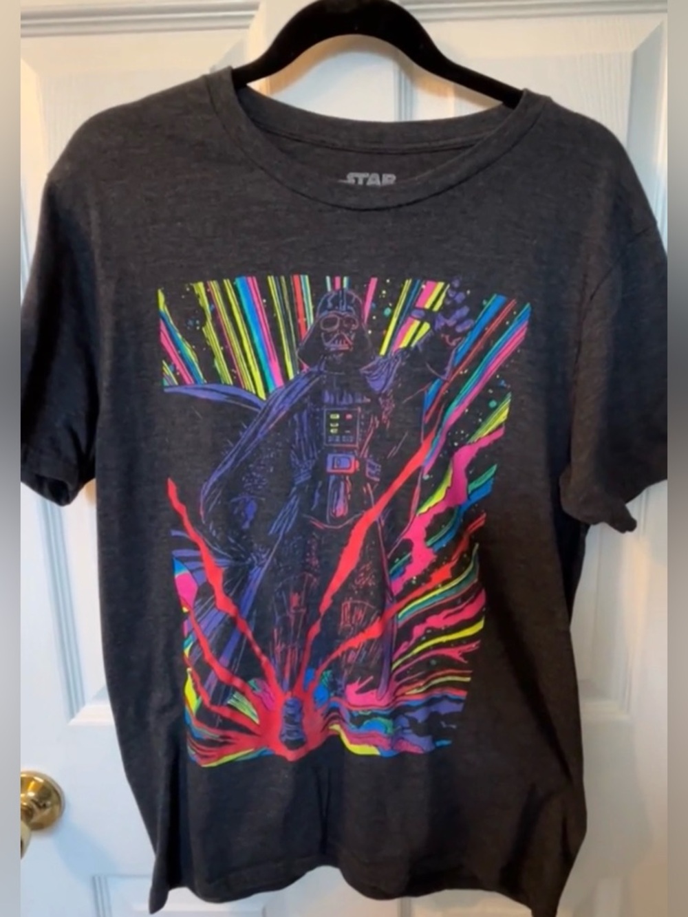 💎5/$25 Star Wars Men’s Darth Vader Neon Graphic Tee shirt Charcoal size medium